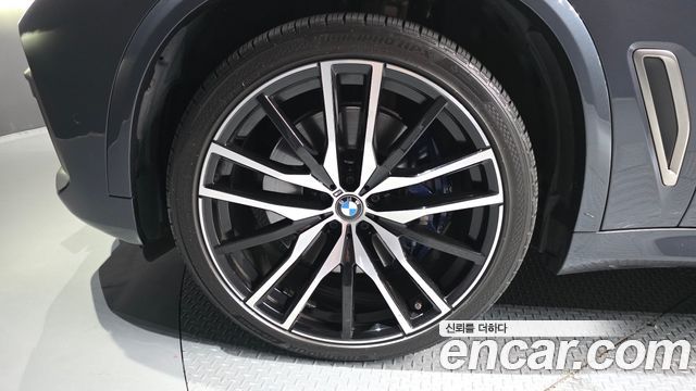 BMW X5 G05 M50i - фото 4