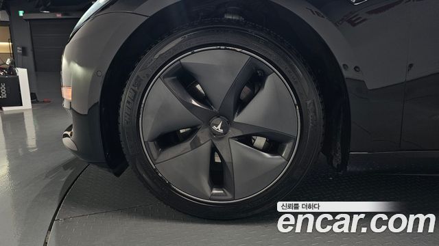 Tesla Model 3 Standard Range Plue RWD - фото 4