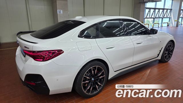 BMW i4 M50 Pro - фото 1