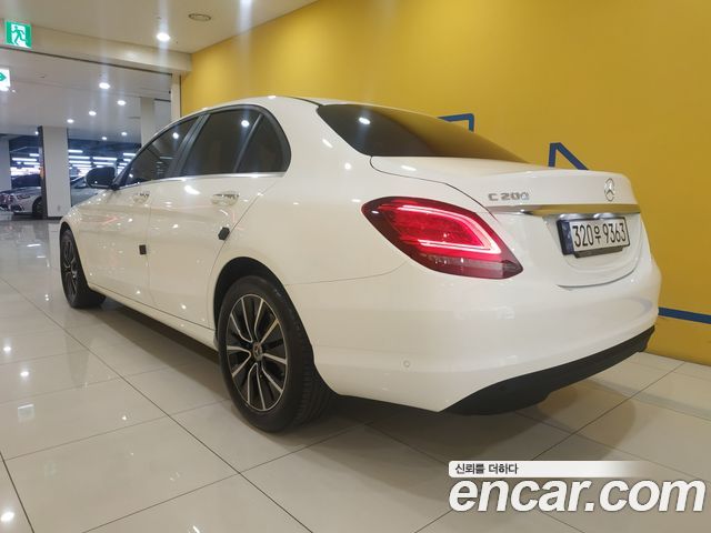 Mercedes-Benz C-Class W205 C200 - фото 1
