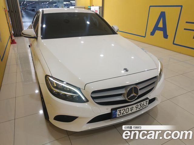 Mercedes-Benz C-Class W205 C200 - фото 2
