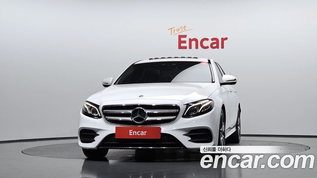 Mercedes-Benz E-Class W213 E300 AMG Line - фото 2