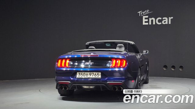 Ford Mustang GT Convertible - фото 3