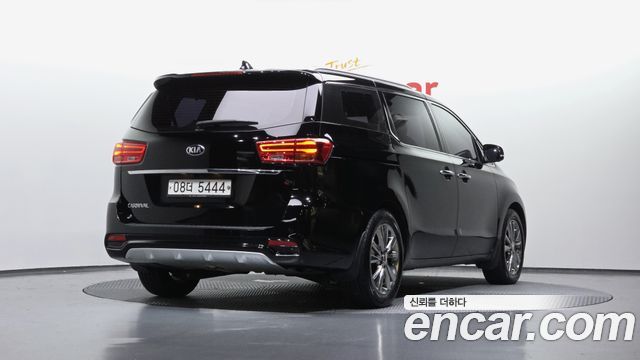 Kia Carnival Новый 9-Seater Noblesse Special - фото 1