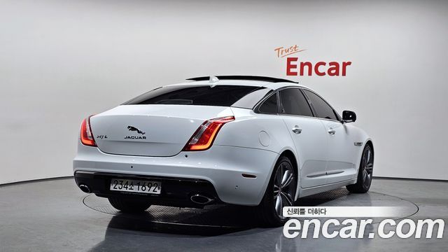 Jaguar XJ 3.0D Premium Luxury LWB X351 - фото 0