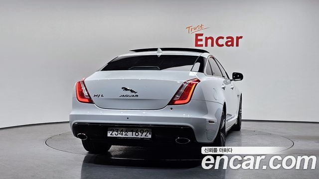 Jaguar XJ 3.0D Premium Luxury LWB X351 - фото 2