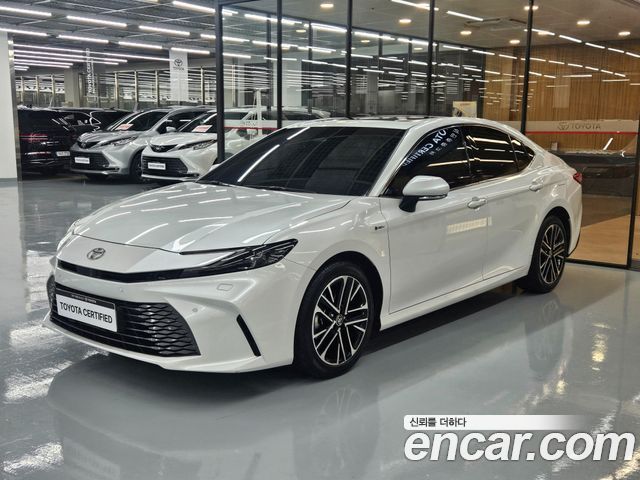 Toyota Camry XV80 2.5 XLE Hybrid - фото 0