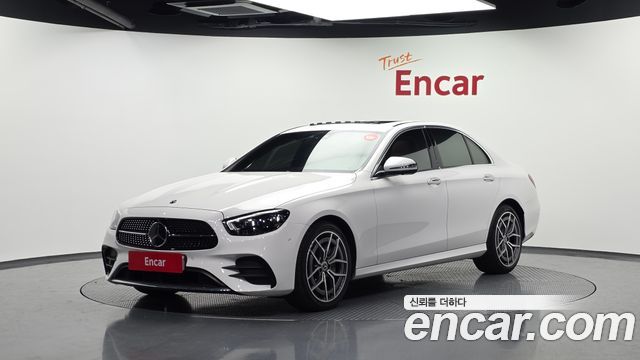 Mercedes-Benz E-Class W213 E220d 4MATIC AMG Line - фото 0