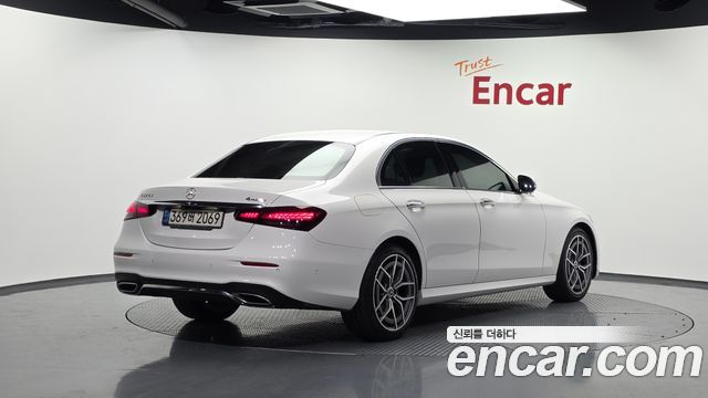 Mercedes-Benz E-Class W213 E220d 4MATIC AMG Line - фото 1