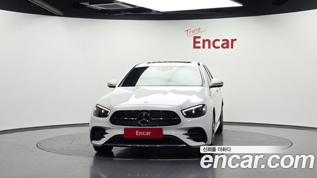 Mercedes-Benz E-Class W213 E220d 4MATIC AMG Line - фото 2