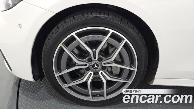 Mercedes-Benz E-Class W213 E220d 4MATIC AMG Line - фото 4