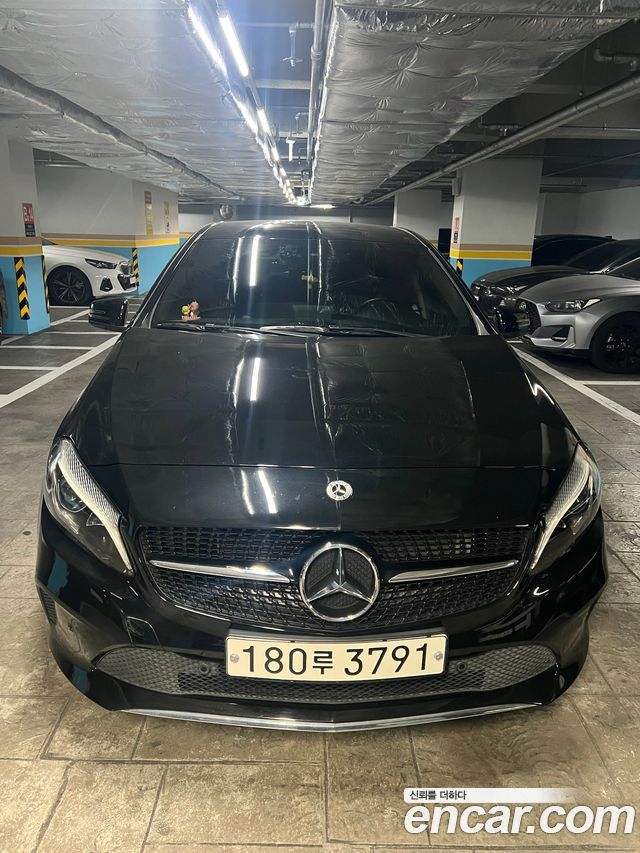 Mercedes-Benz A-Class W176 A200 - фото 0
