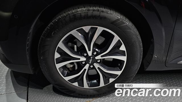 Kia Carnival 4-го поколения 9-Seater Signature - фото 4