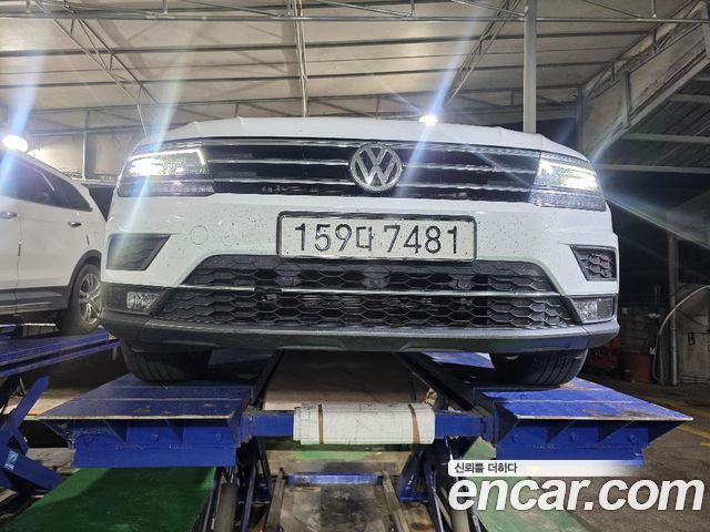 Volkswagen Tiguan 2-го поколения 2.0 TDI 4Motion Prestige - фото 0