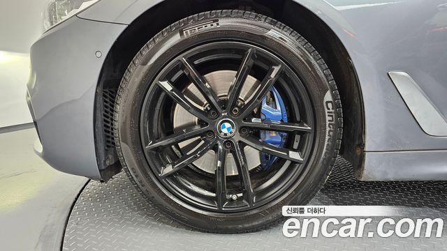 BMW 5-Series G30 530i M Sport Package Plus - фото 4