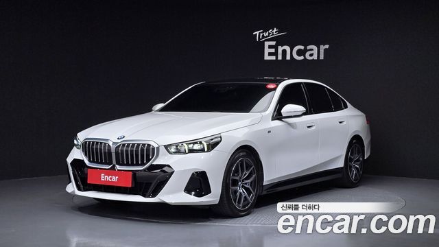 BMW 5-Series G60 520i M Sport - фото 0