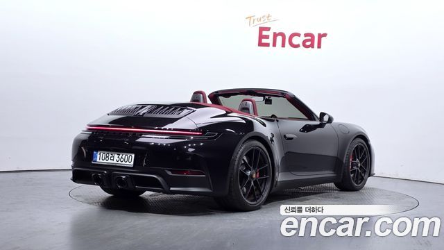 Porsche 911 Carrera 4 GTS Cabriolet - фото 1