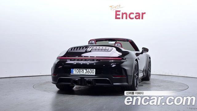 Porsche 911 Carrera 4 GTS Cabriolet - фото 3