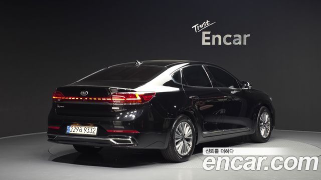 Kia K7 Premier, гибрид Signature - фото 1
