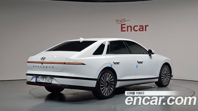 Hyundai Grandeur GN7 2,5 Gasoline 2WD Honors - фото 0