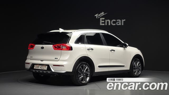 Kia Niro Noblesse - фото 1