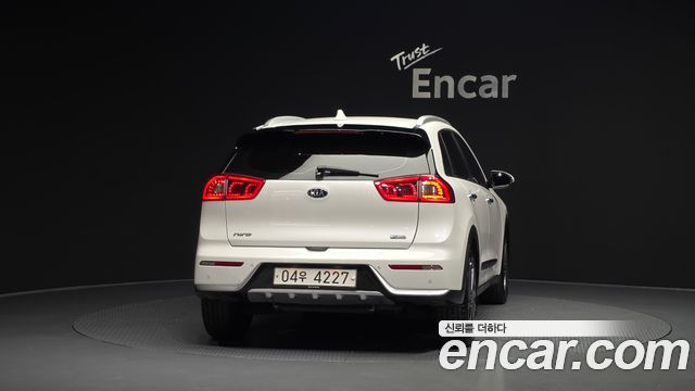 Kia Niro Noblesse - фото 3
