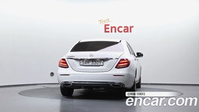 Mercedes-Benz E-Class W213 E220d Avantgarde - фото 3