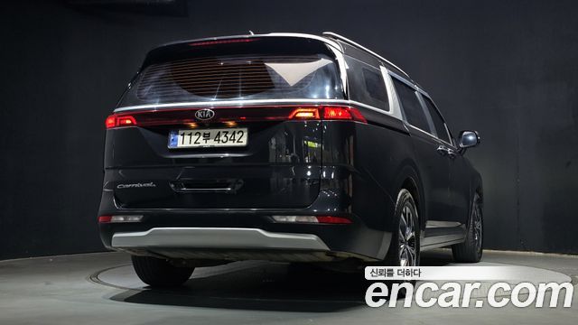 Kia Carnival 4-го поколения 9-Seater Prestige - фото 1