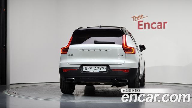 Volvo XC40 T4 R-Design - фото 3