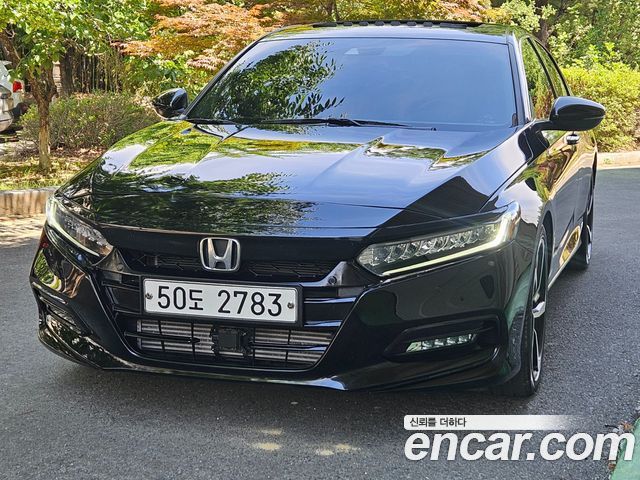 Honda Accord 10-го поколения 2.0 Turbo Sport - фото 2