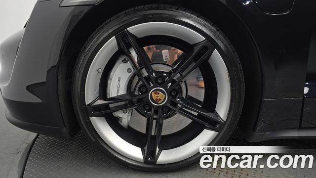 Porsche Taycan 4S - фото 4