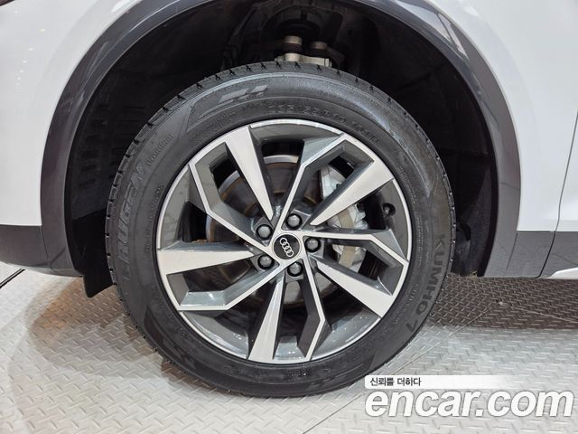 Audi Q5 FY 40 TDI Quattro - фото 4