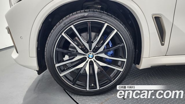 BMW X5 G05 M50i - фото 4
