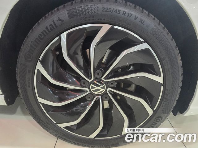 Volkswagen Golf 8-го поколения 2.0 TDI Prestige - фото 4