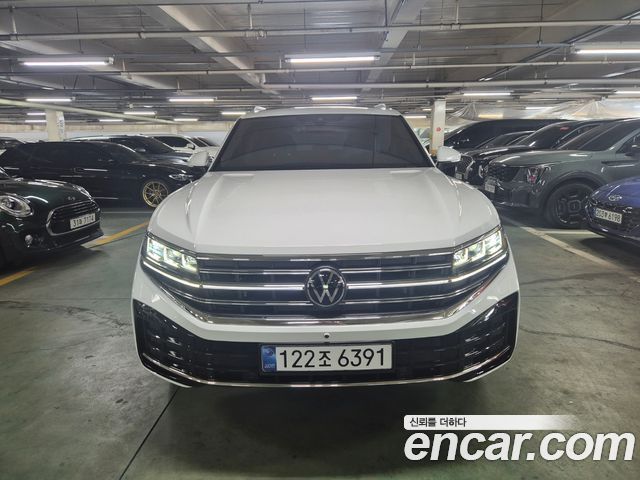 Volkswagen Touareg 3-го поколения 3.0 TDI Prestige - фото 0