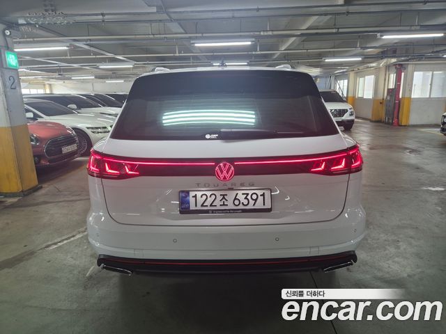 Volkswagen Touareg 3-го поколения 3.0 TDI Prestige - фото 1