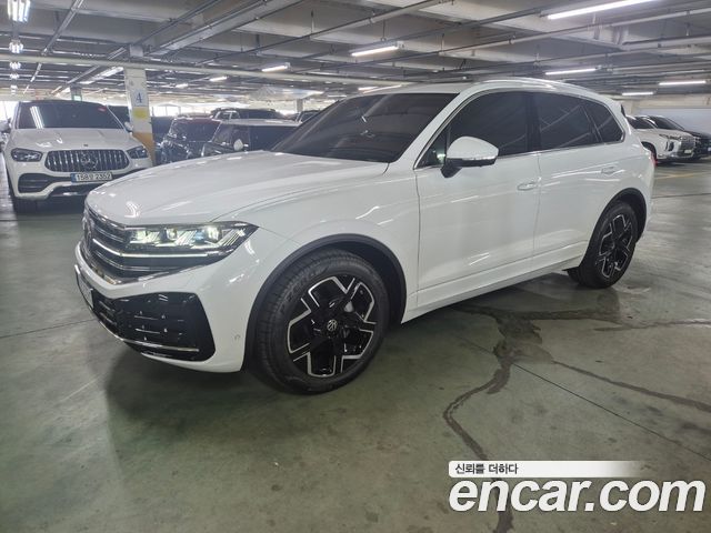 Volkswagen Touareg 3-го поколения 3.0 TDI Prestige - фото 2
