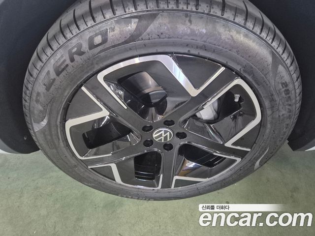 Volkswagen Touareg 3-го поколения 3.0 TDI Prestige - фото 4