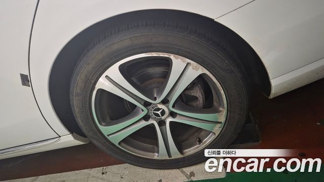 Mercedes-Benz E-Class W213 E300 Avantgarde - фото 1
