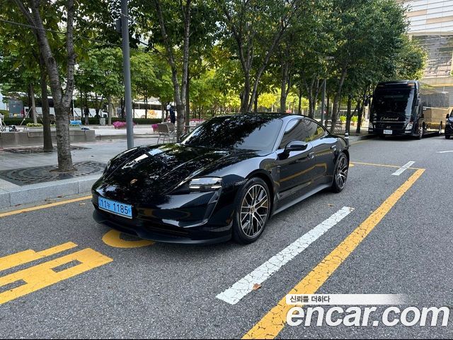 Porsche Taycan Base - фото 0