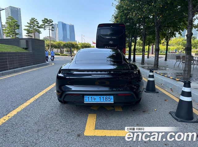 Porsche Taycan Base - фото 3