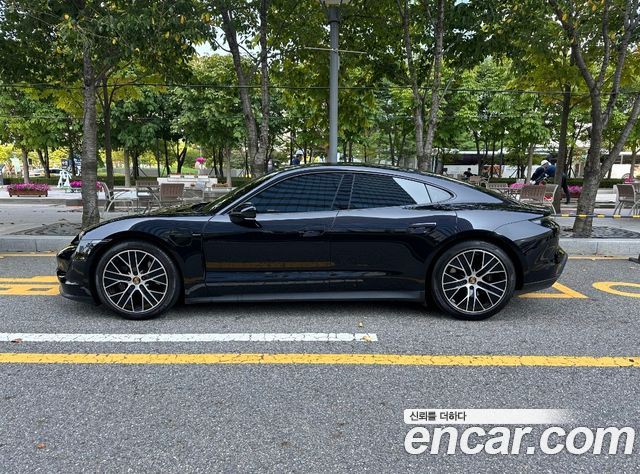 Porsche Taycan Base - фото 4