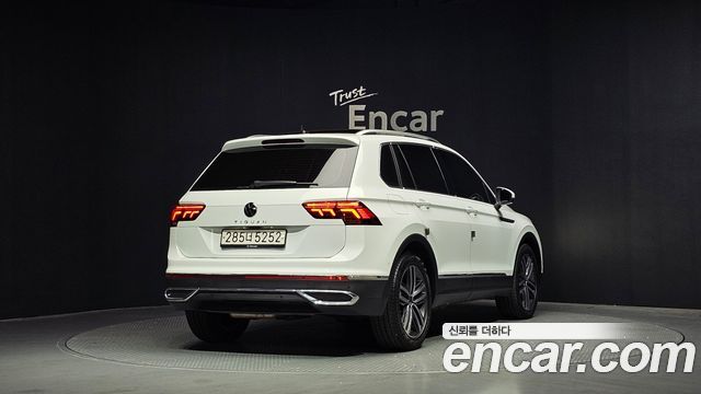 Volkswagen Tiguan 2-го поколения 2.0 TDI Prestige - фото 1