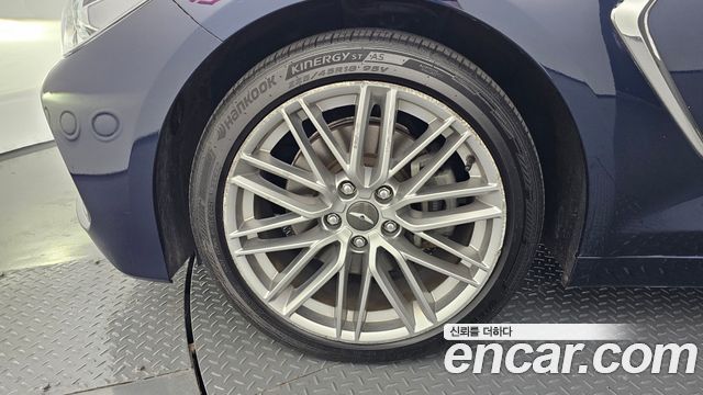 Genesis G70 2.0T Elite - фото 4