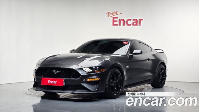 Ford Mustang GT Coupe - фото 0