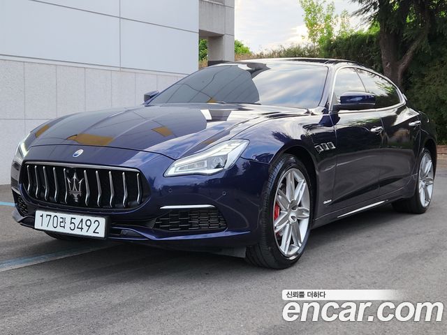 Maserati Quattroporte 3.0 Diesel Granlusso - фото 2