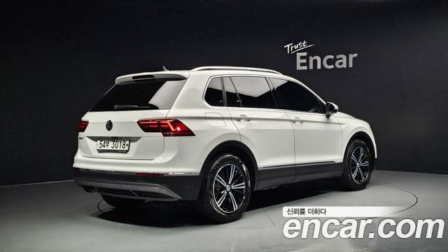 Volkswagen Tiguan 2-го поколения 2.0 TDI Prestige - фото 1