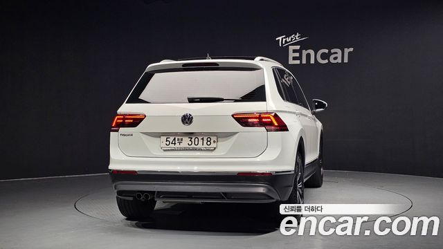 Volkswagen Tiguan 2-го поколения 2.0 TDI Prestige - фото 3