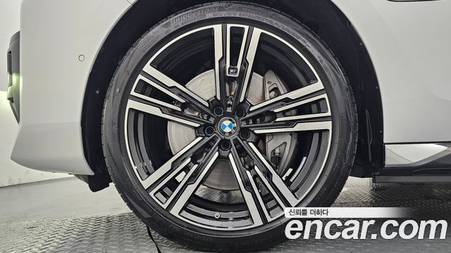 BMW 7-Series G70 750e xDrive M Sport - фото 4