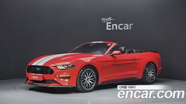 Ford Mustang GT Convertible - фото 0